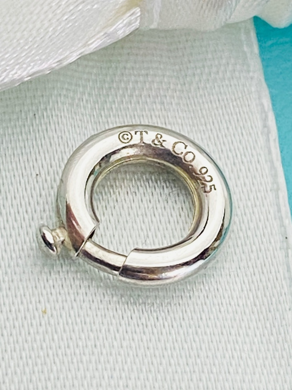 Tiffany & Co. Round Clasping Link Spring Charm Holder Sterling